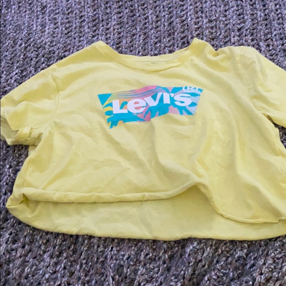 Yellow crop Levi’s shirt
